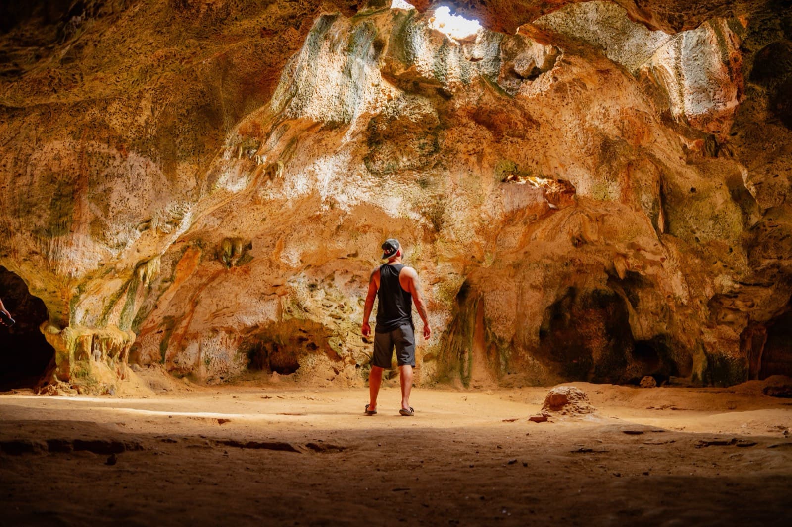 Golden light inside the Quadirikiri cave