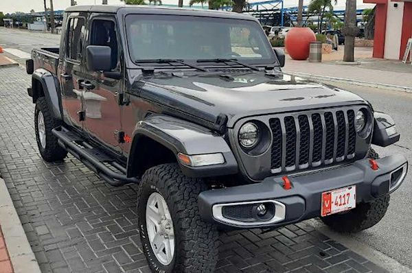 JEEP WRANGLER GLADIATOR ARUBA RENT | CHEAP CAR RENTAL ARUBA